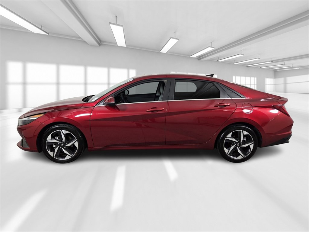 Used 2023 Hyundai Elantra Limited image 3