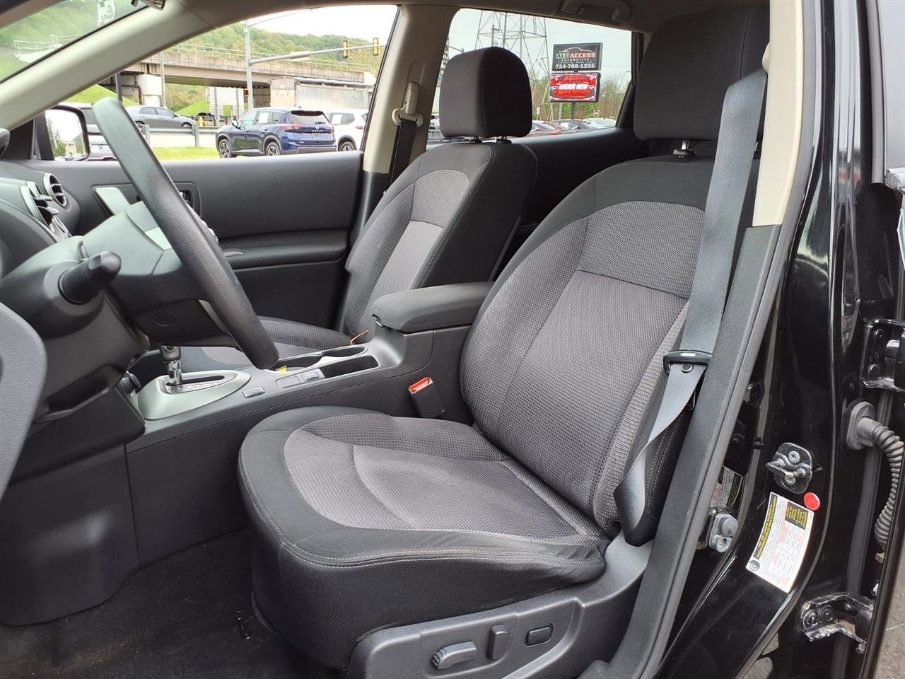 Used 2013 Nissan Rogue SV AWD/4WD image 8