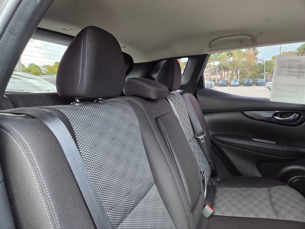 Used 2018 Nissan Rogue Sport SV image 14