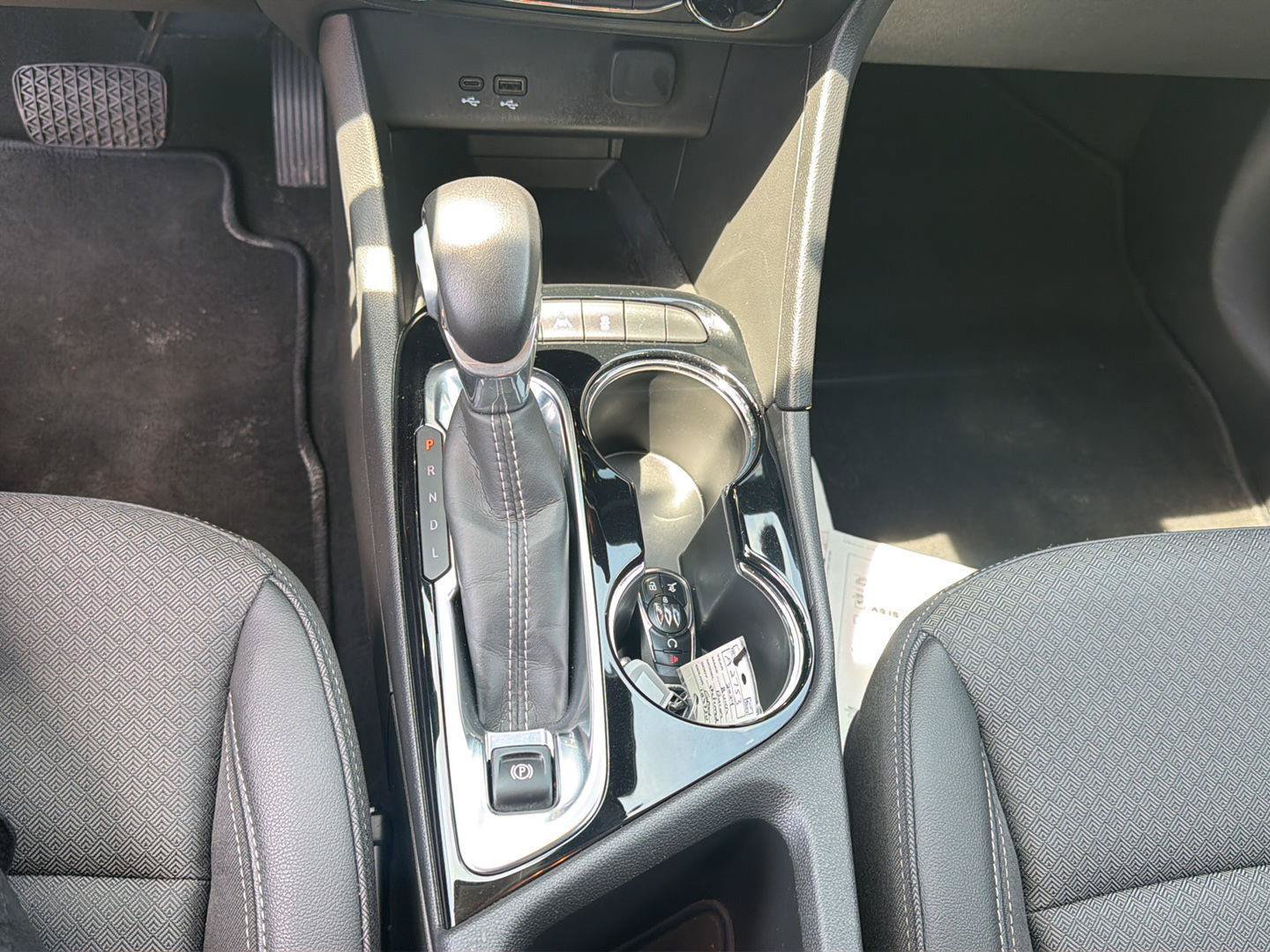 Used 2024 Buick Encore GX Preferred AWD/4WD image 28