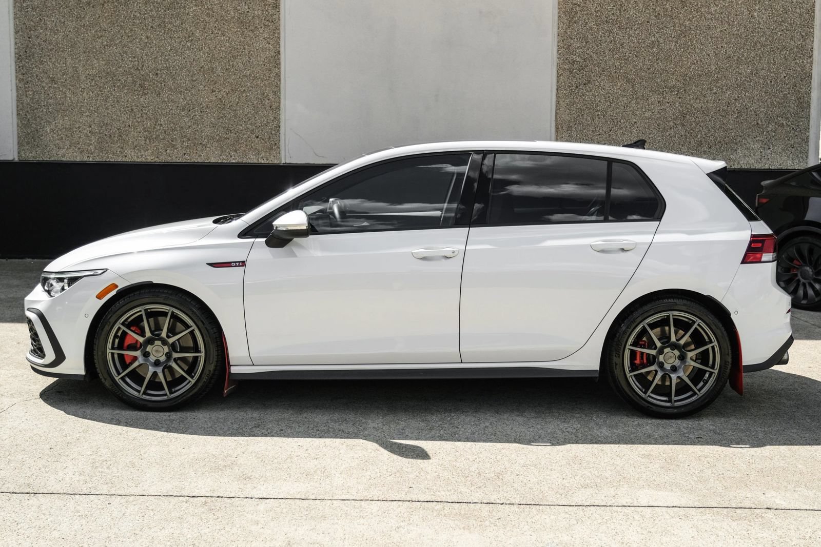 Used 2022 Volkswagen GTI Autobahn FWD image 9