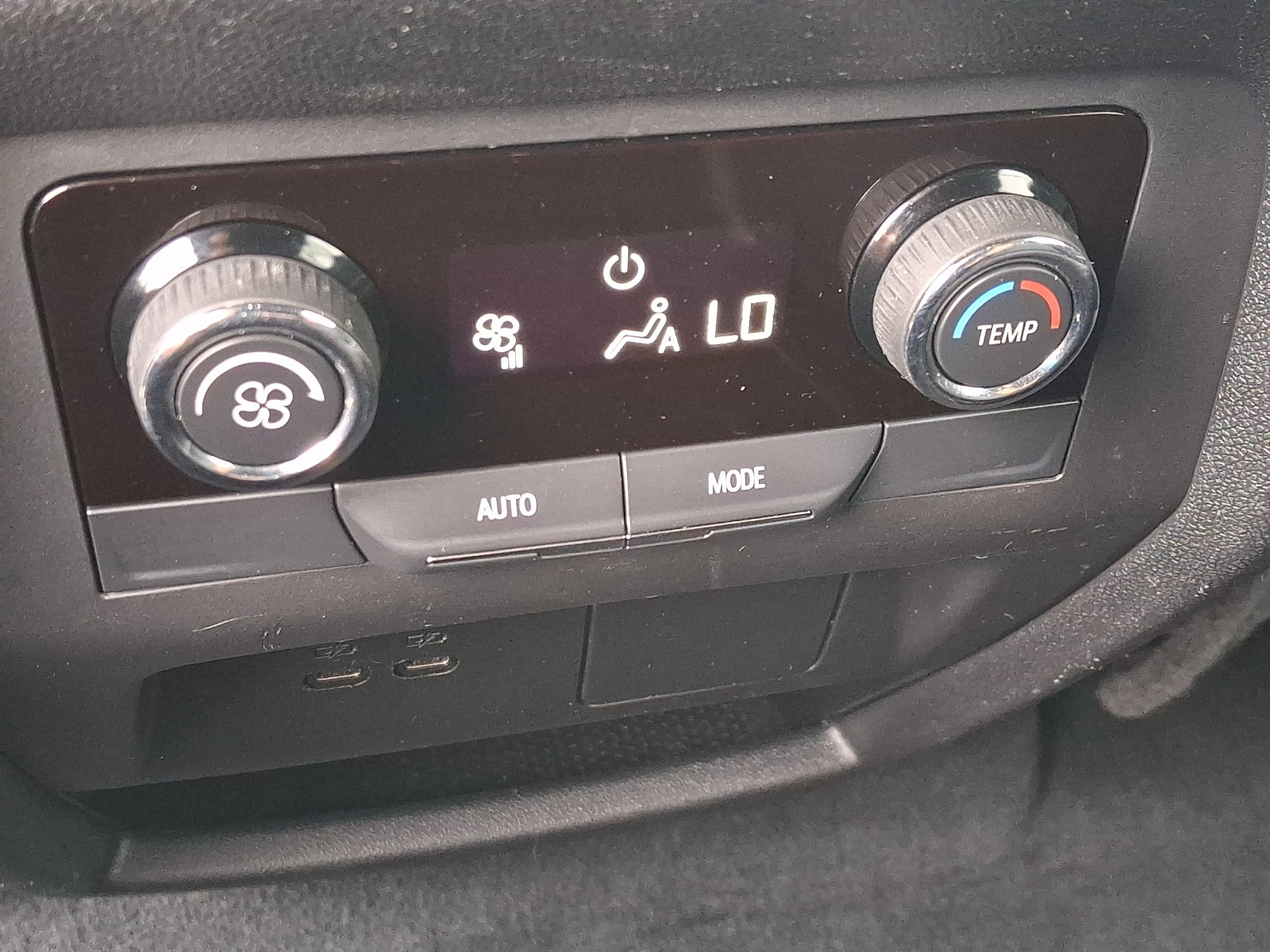 Used 2025 Chevrolet Traverse LT AWD/4WD image 12