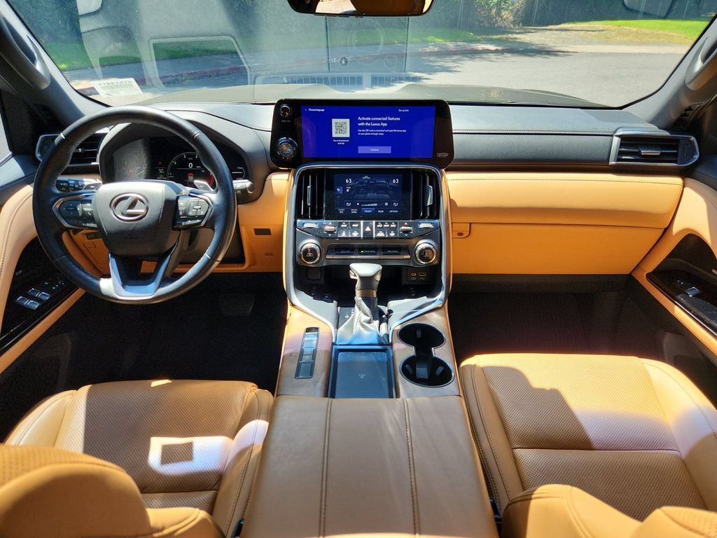 Used 2024 Lexus LX 600 4WD w/ Premium Package image 34