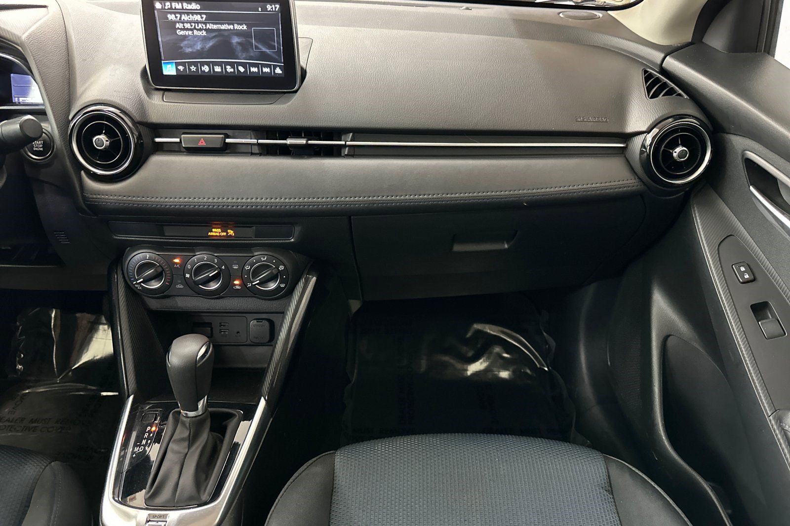 Used 2017 Toyota Yaris iA image 28