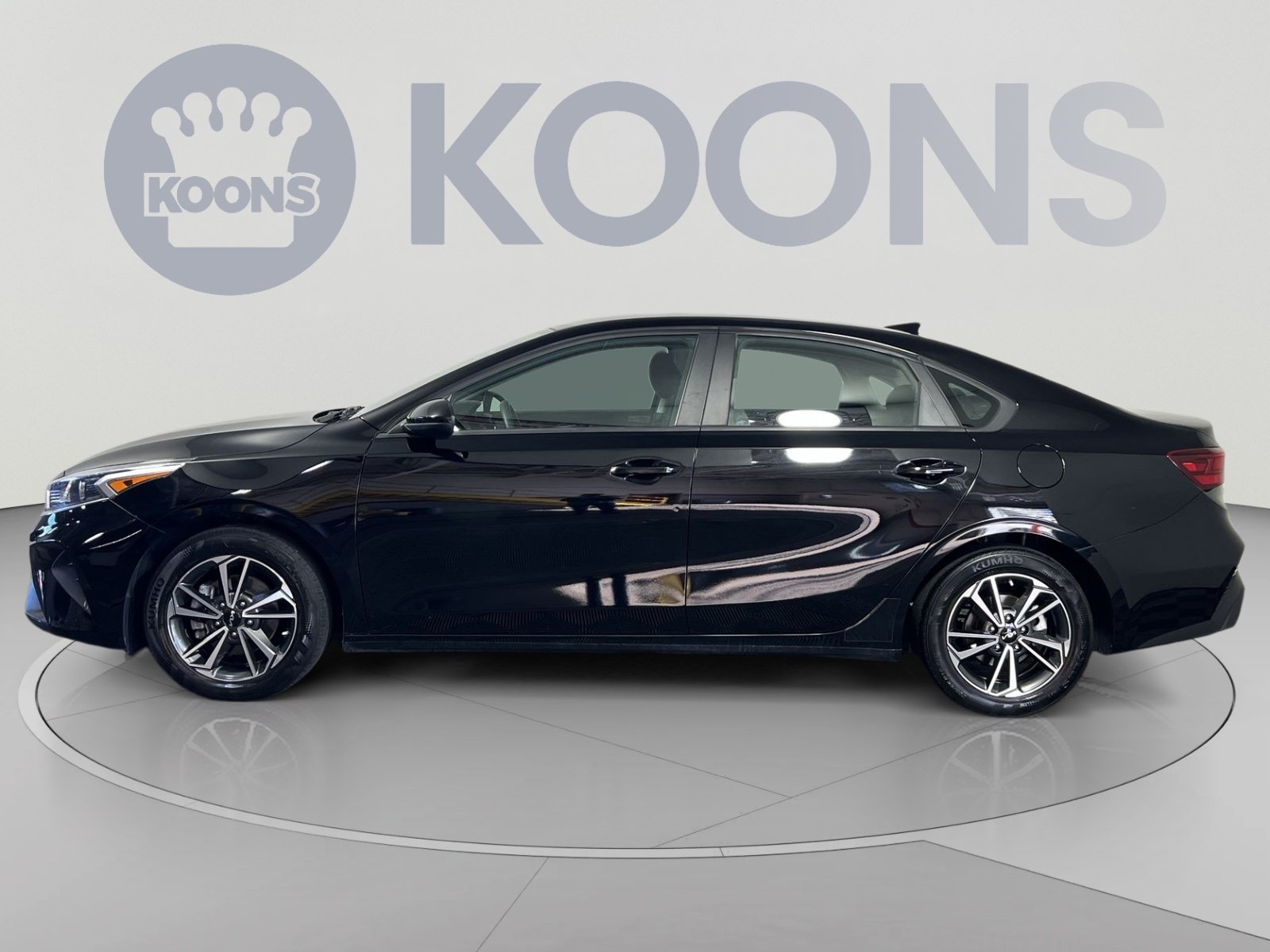 Used 2023 Kia Forte LXS FWD image 2