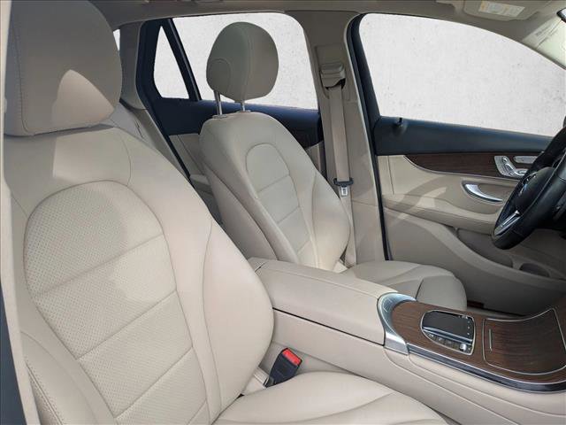 Used 2021 Mercedes-Benz GLC 300 4MATIC image 24