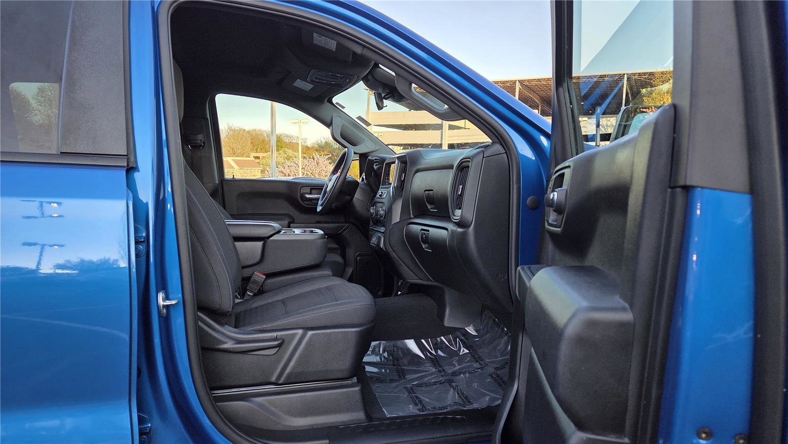 Used 2022 Chevrolet Silverado 1500 Custom Trail Boss AWD/4WD image 26