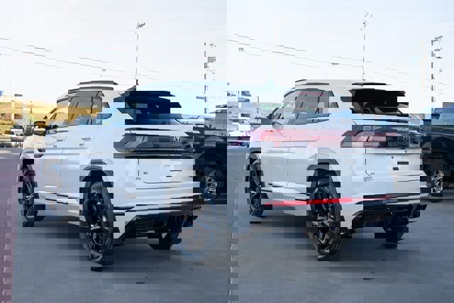 New 2026 Volkswagen Atlas Cross Sport SEL R-Line image 4