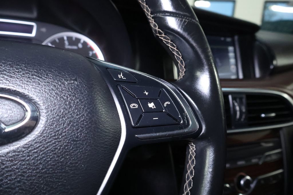 Used 2018 INFINITI QX30 Premium w/ Navigation Package image 20