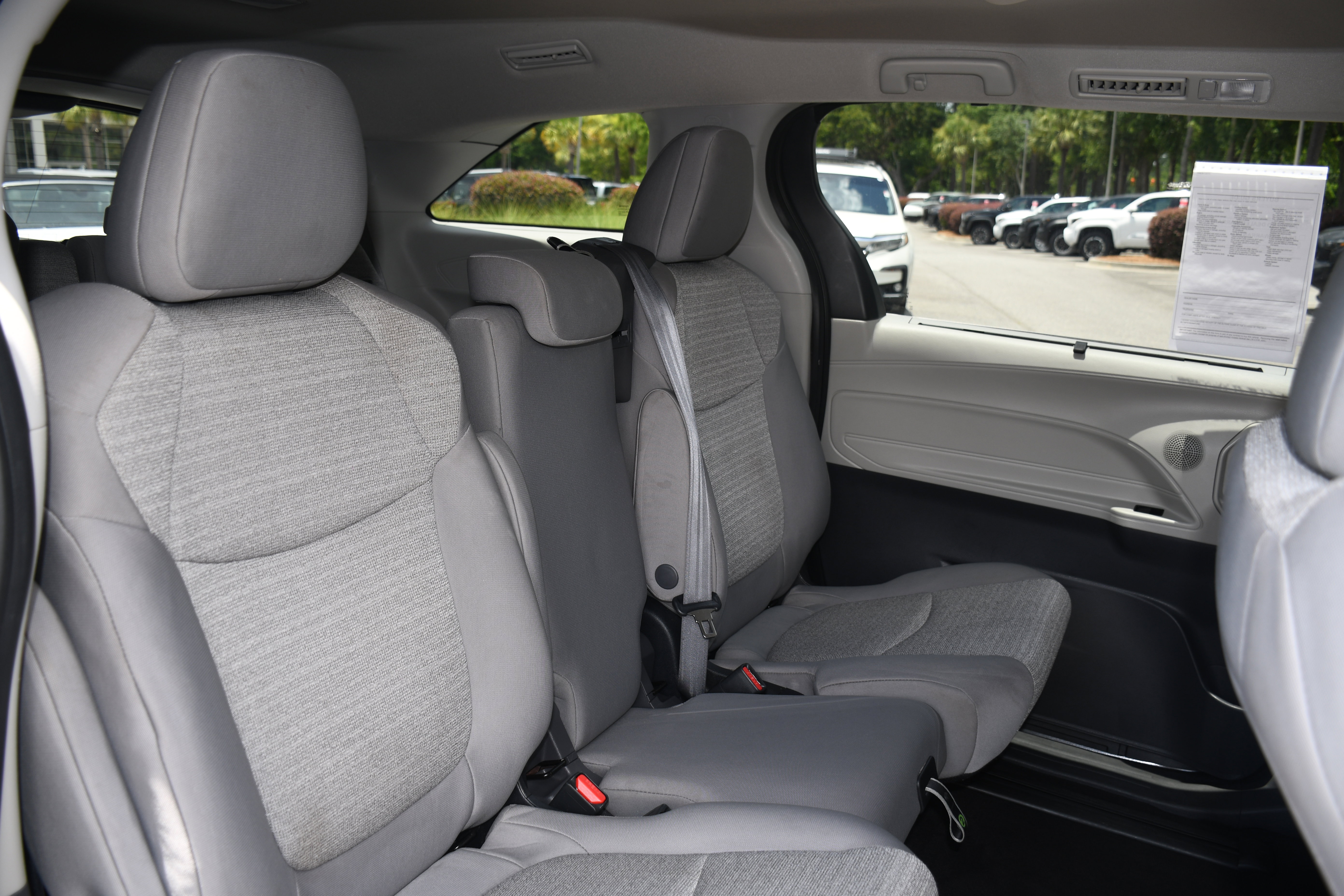 Used 2023 Toyota Sienna LE image 18