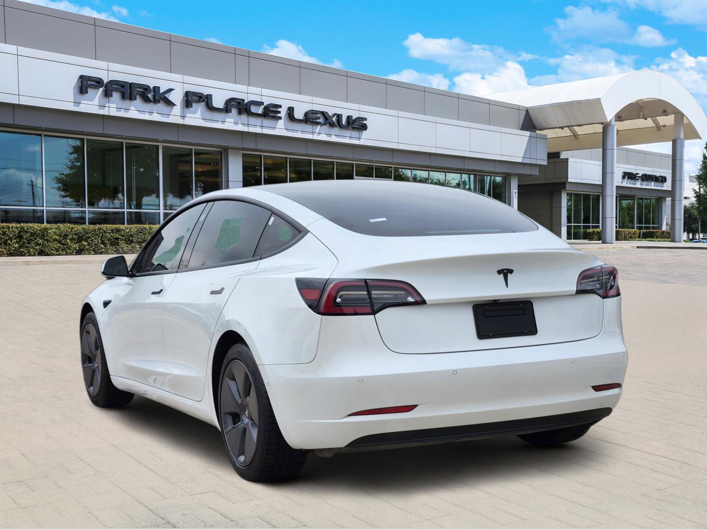 Used 2021 Tesla Model 3 Standard Range Plus image 5