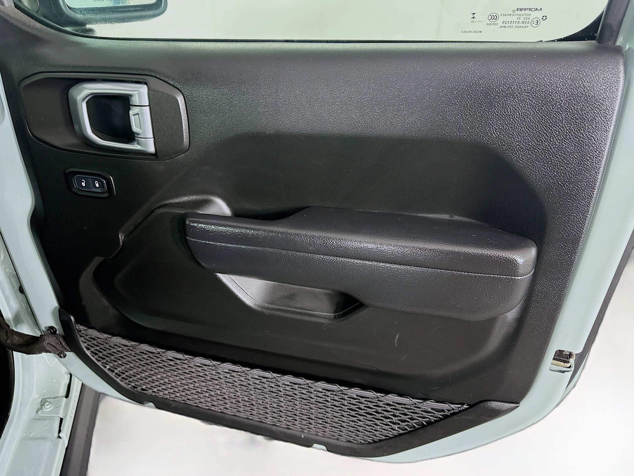 Used 2023 Jeep Wrangler Unlimited w/ 8.4" Radio Group AWD/4WD image 31