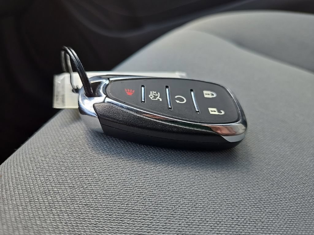 Used 2017 Chevrolet Malibu LT FWD image 14