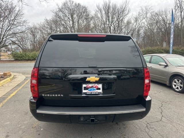 Used 2014 Chevrolet Suburban LTZ image 5