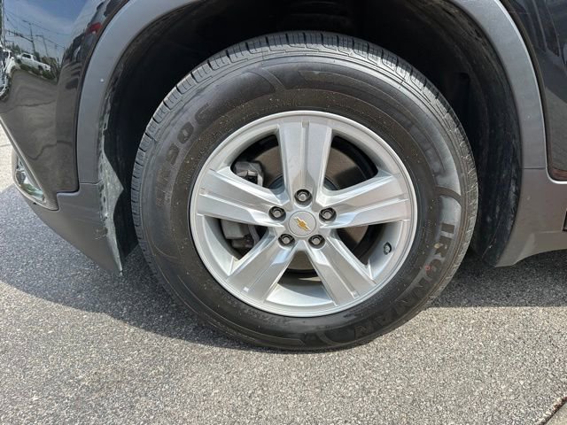 Used 2020 Chevrolet Trax LS w/ Tint and Cruise Package FWD image 9