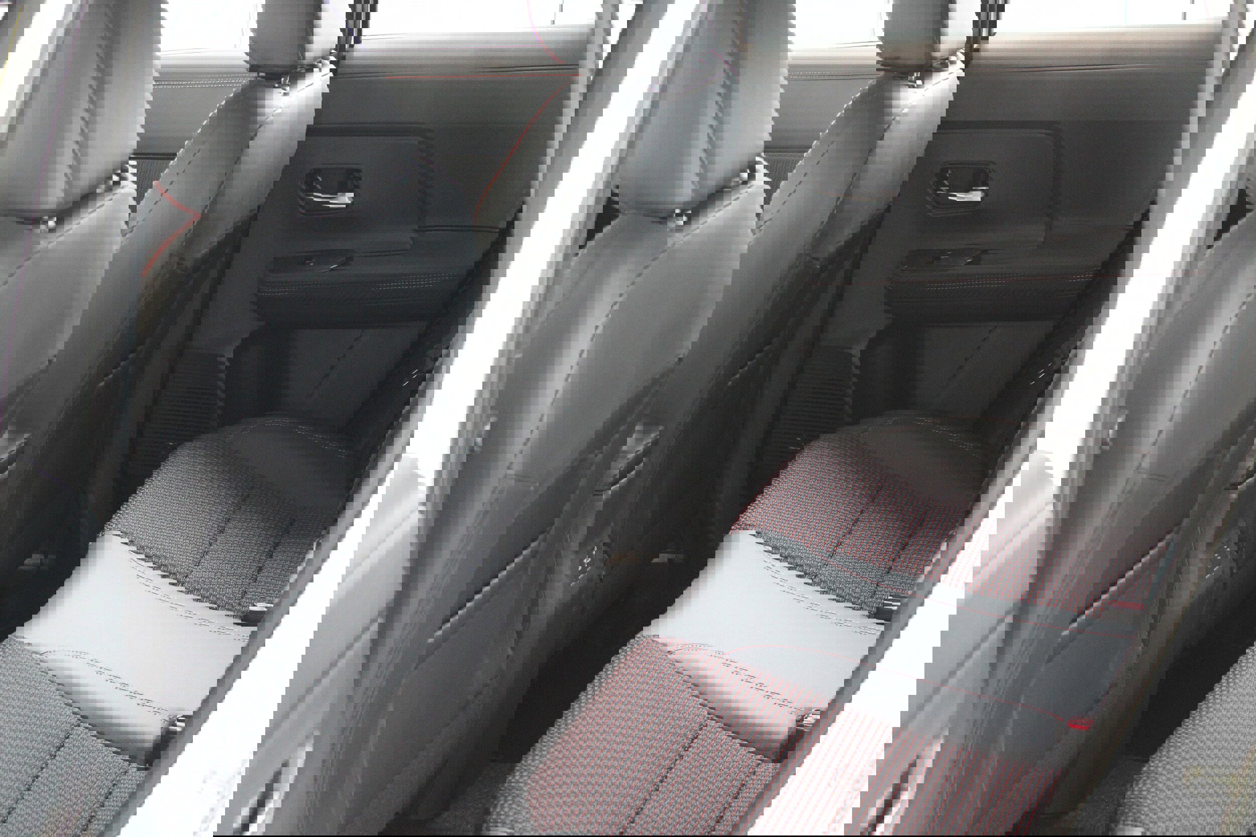 New 2025 Nissan Kicks SR image 6