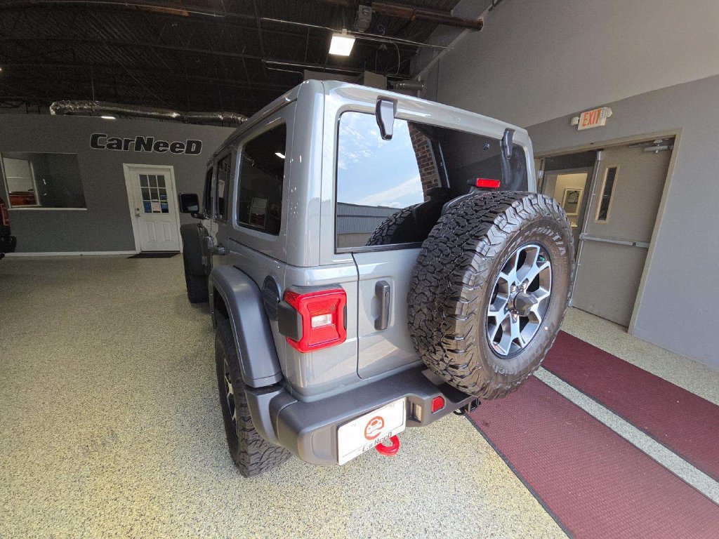Used 2022 Jeep Wrangler Unlimited Rubicon w/ LED Lighting Group AWD/4WD image 4