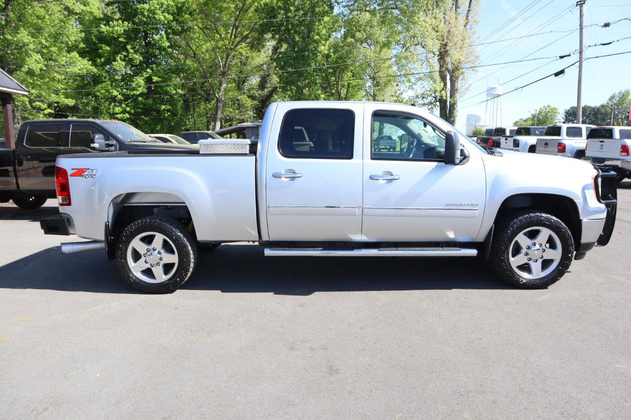 Used 2013 GMC Sierra 2500 SLE w/ HD SLE Premium Package AWD/4WD image 4
