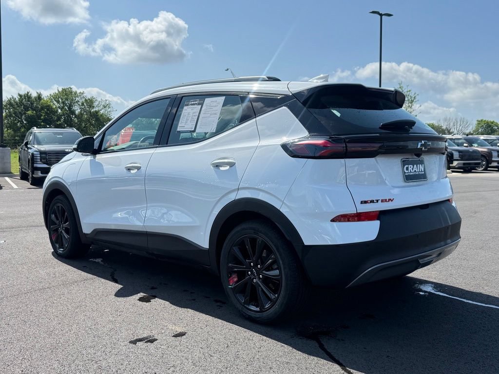 Used 2023 Chevrolet Bolt EUV LT w/ Convenience Package FWD image 7