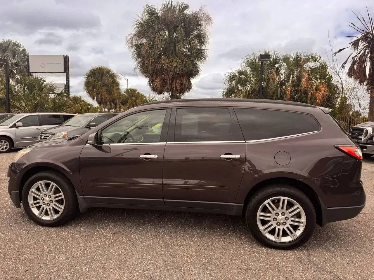 Used 2015 Chevrolet Traverse LT w/ Style and Technology Package AWD/4WD image 4