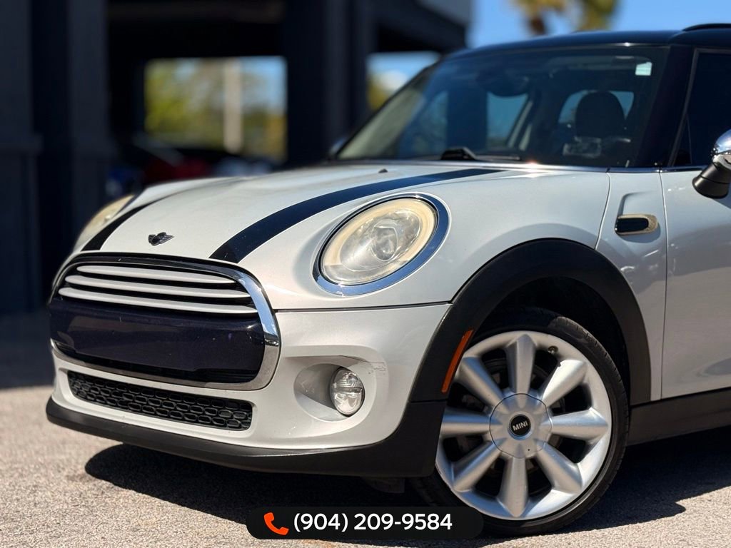 Used 2015 MINI Cooper 4-Door Hardtop image 2