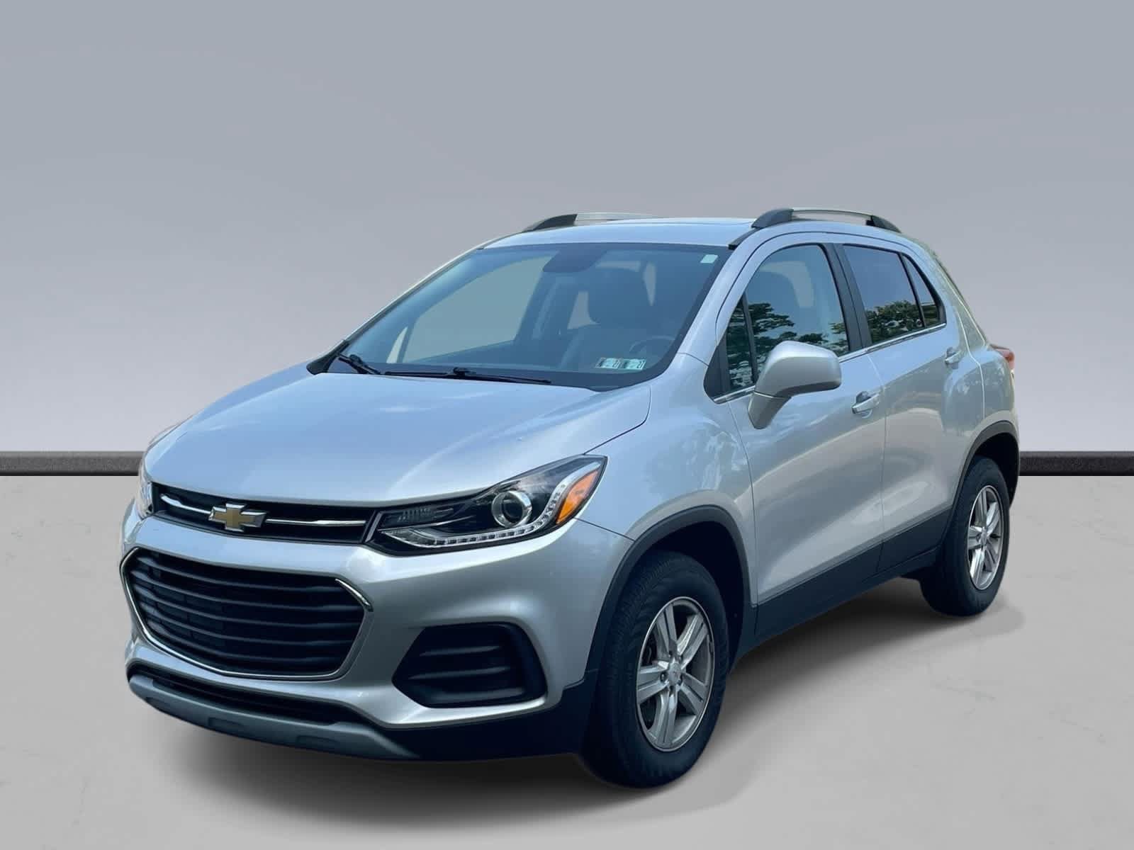 Used 2020 Chevrolet Trax LT w/ Sun & Sound Package AWD/4WD image 1