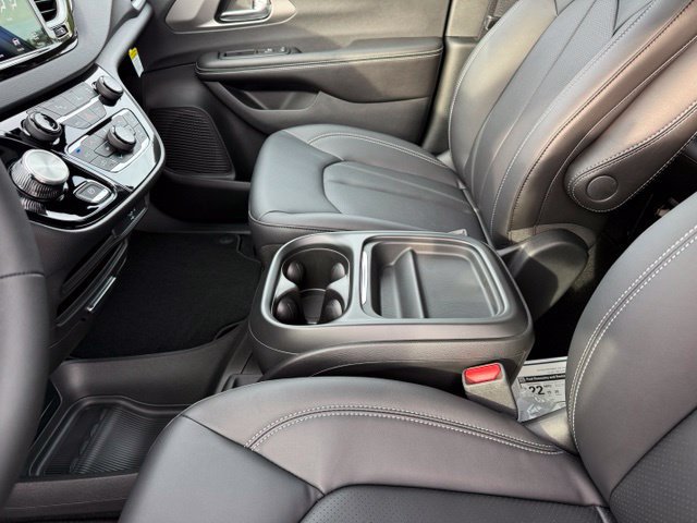 New 2027 Chrysler Pacifica LX FWD image 22