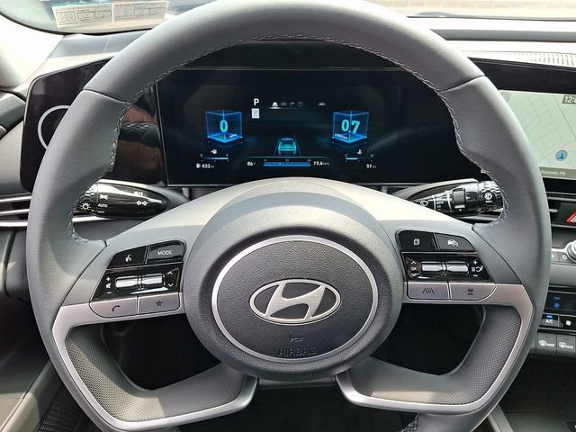 New 2026 Hyundai Elantra Limited FWD image 15