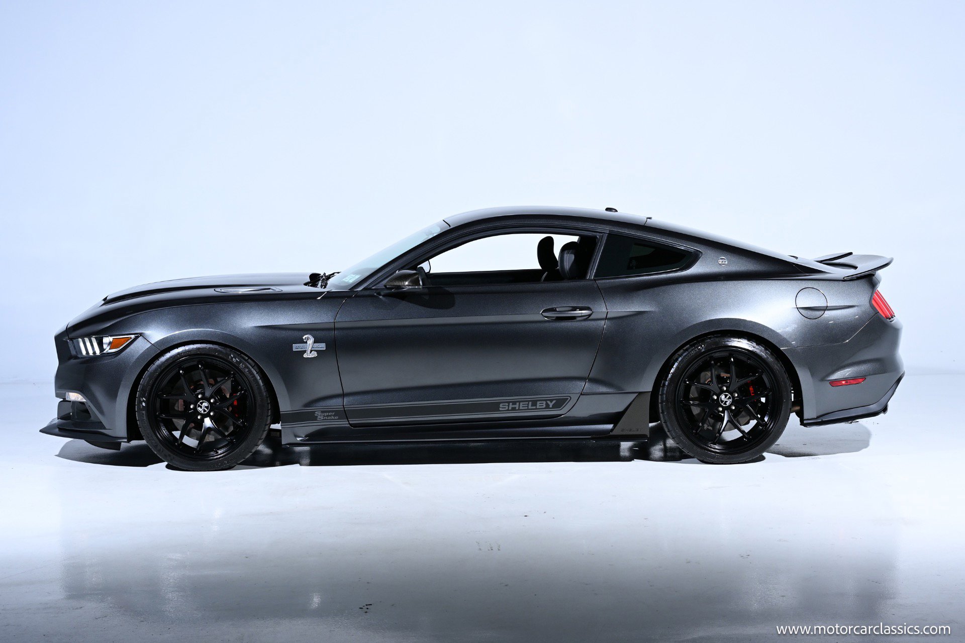 Used 2017 Ford Mustang GT Premium w/ GT Performance Package RWD image 37
