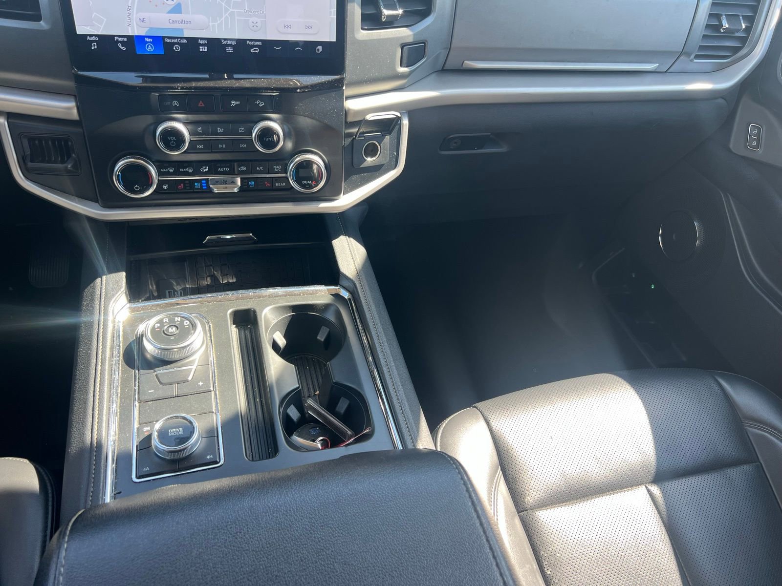 Used 2024 Ford Expedition Max XLT image 36