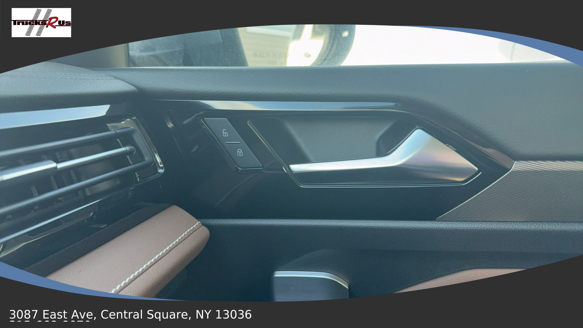 Used 2025 Volkswagen Jetta SEL image 30