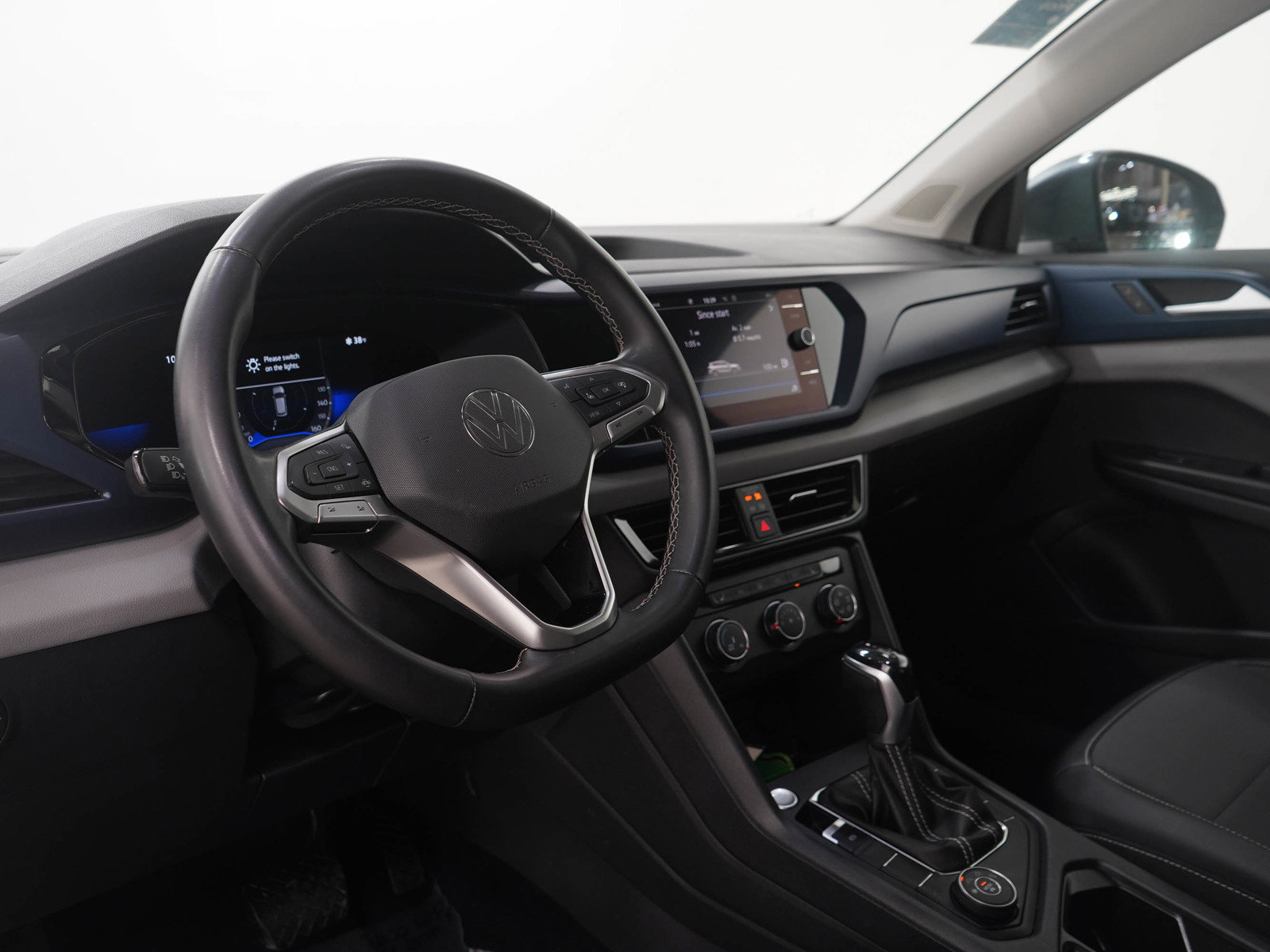 Used 2022 Volkswagen Taos SE image 24