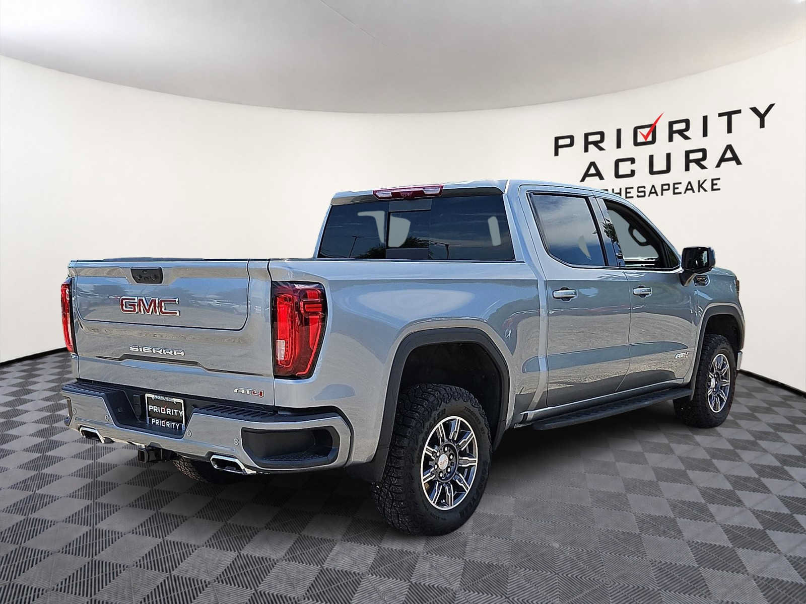 Used 2024 GMC Sierra 1500 AT4 w/ Technology Package AWD/4WD image 4