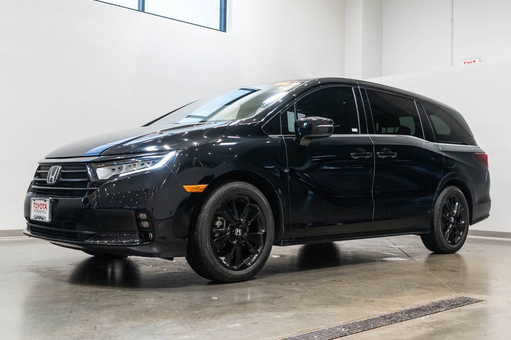 Used 2024 Honda Odyssey Sport image 3