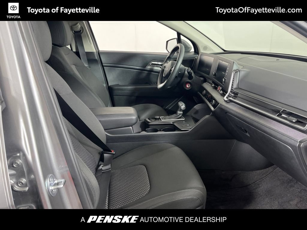 Used 2025 Kia Sportage LX AWD/4WD image 6