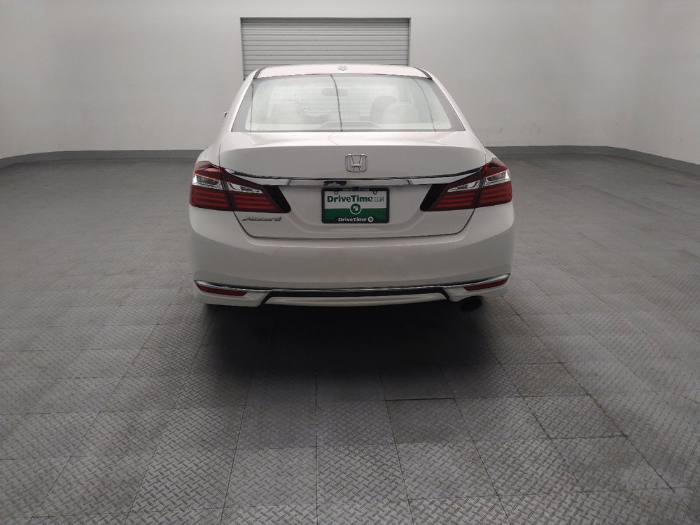 Used 2017 Honda Accord EX image 6