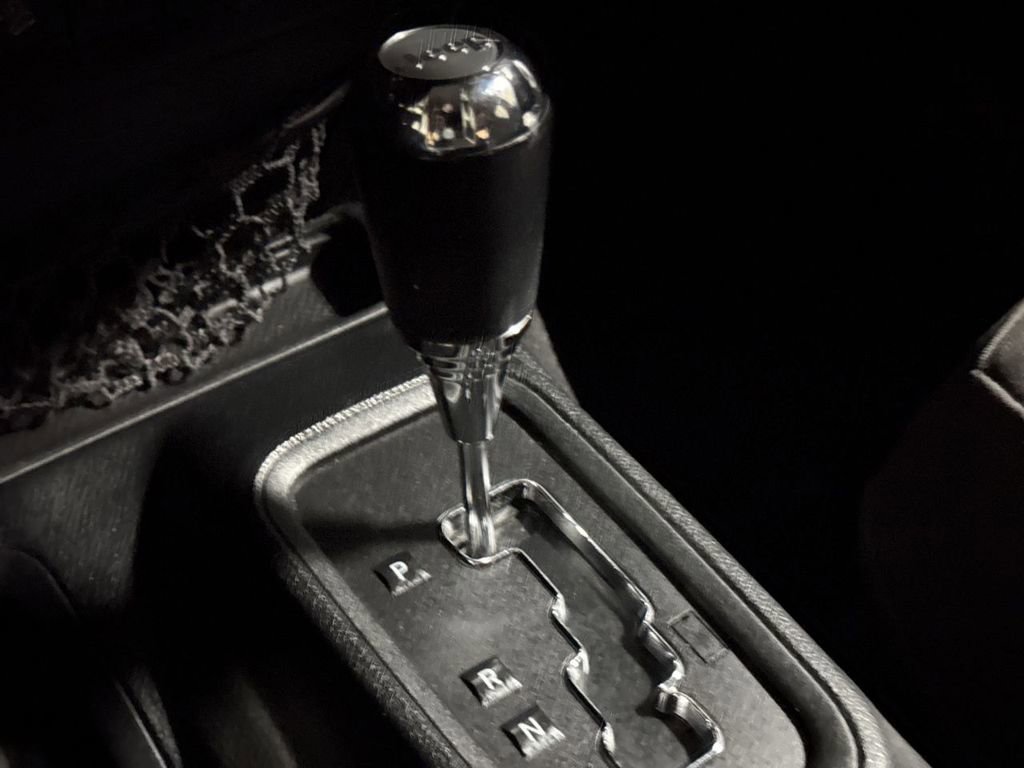 Used 2018 Jeep Wrangler Unlimited Sport S image 16