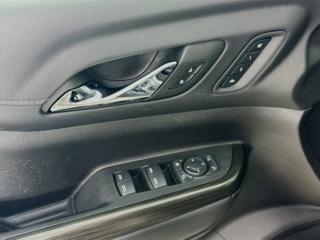 Used 2023 GMC Acadia SLT w/ Elevation Edition image 19