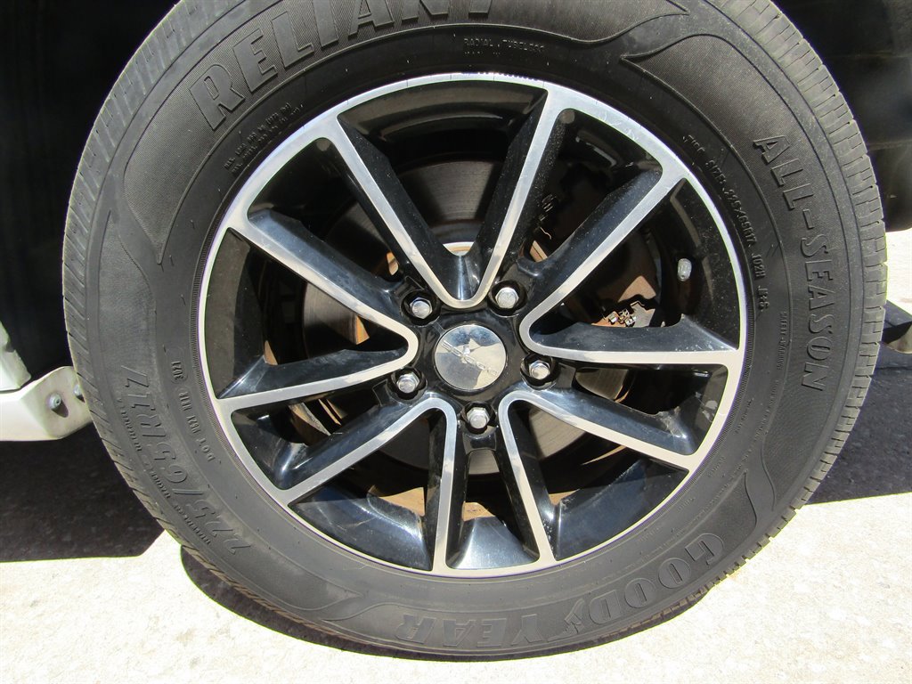 Used 2014 Dodge Grand Caravan SXT FWD image 17