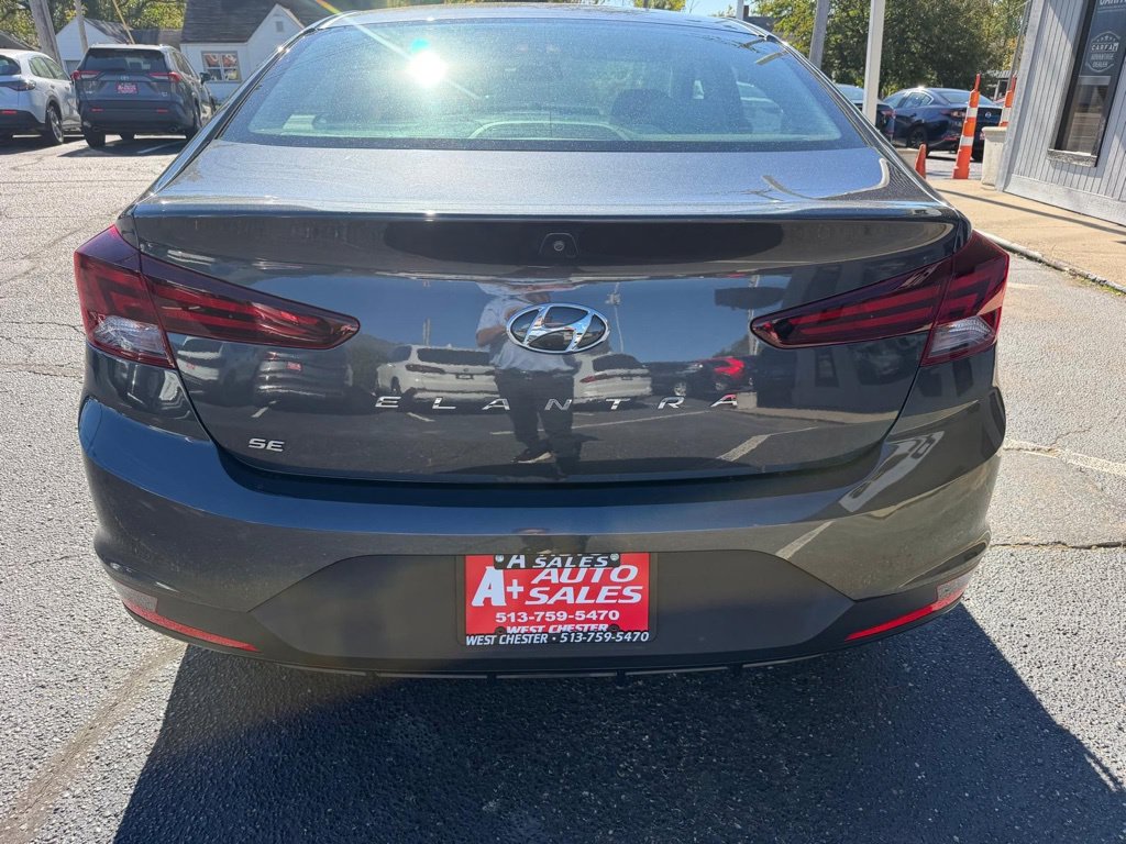 Used 2020 Hyundai Elantra SE FWD image 24