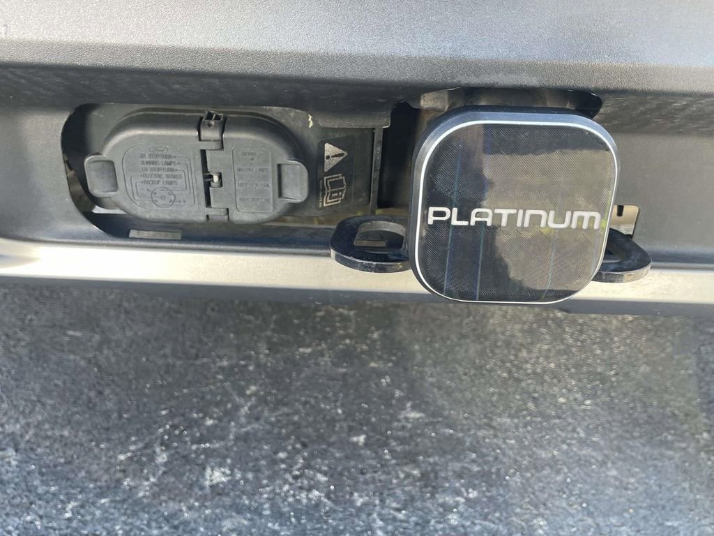 Used 2020 Ford Explorer Platinum image 21