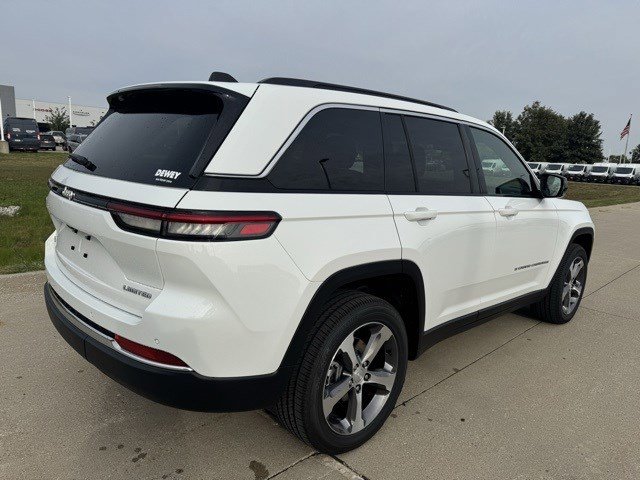 New 2025 Jeep Grand Cherokee Limited w/ Trailer Tow Package image 7