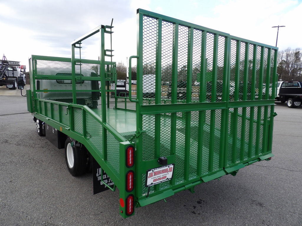 Used 2023 Chevrolet Low Cab Forward 4500HD image 3