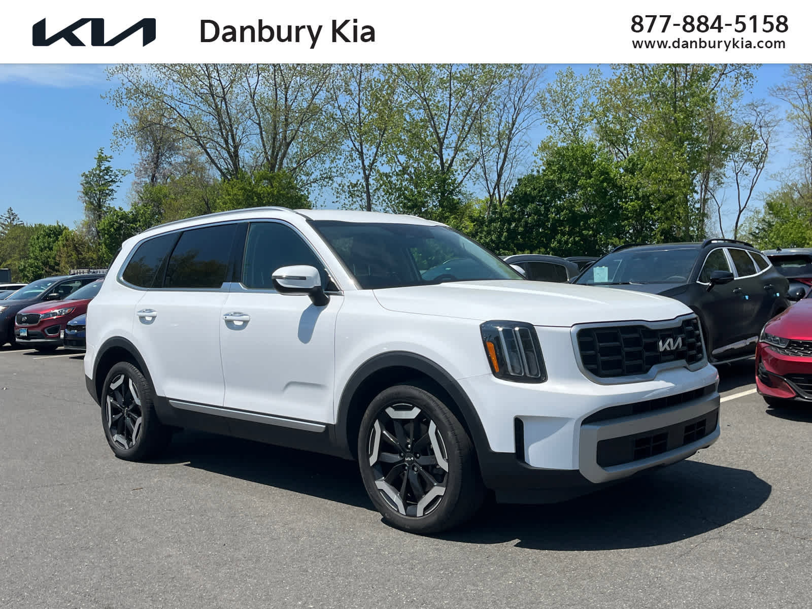 Used 2024 Kia Telluride S AWD/4WD image 1