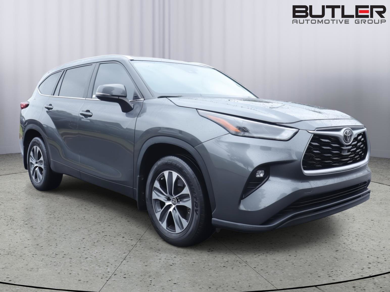Used 2023 Toyota Highlander XLE FWD image 39