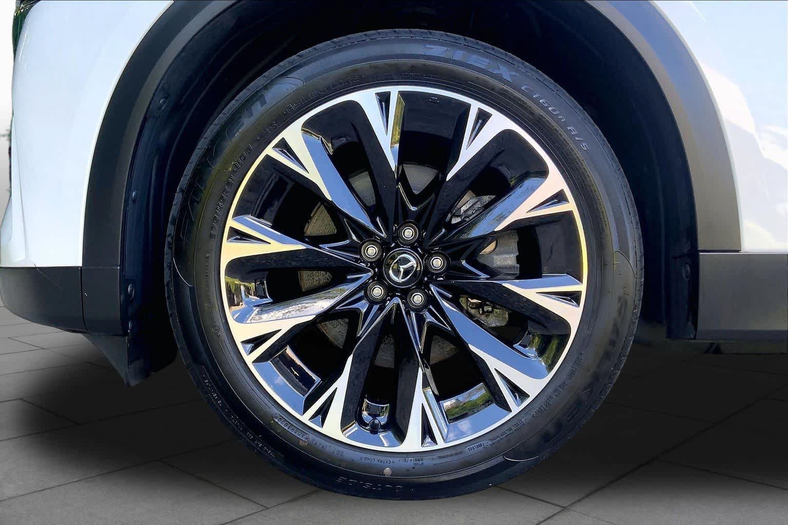 Certified 2024 MAZDA CX-90 Plug-In Hybrid w/ Premium Plus AWD/4WD image 11