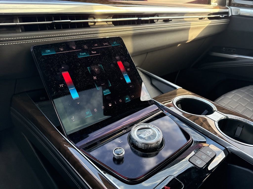 Used 2025 Cadillac Escalade Sport Platinum w/ LPO, Floor Liner Package image 58