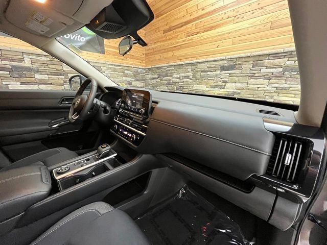 Used 2025 Nissan Pathfinder SV AWD/4WD image 15