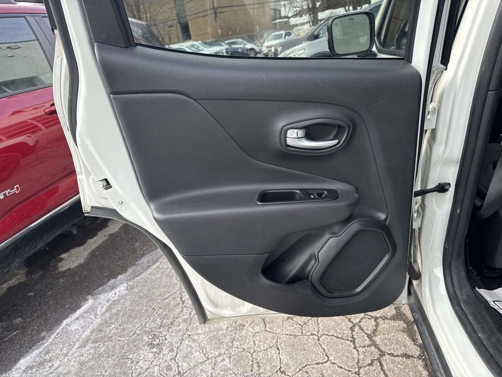 Used 2023 Jeep Renegade Trailhawk image 9