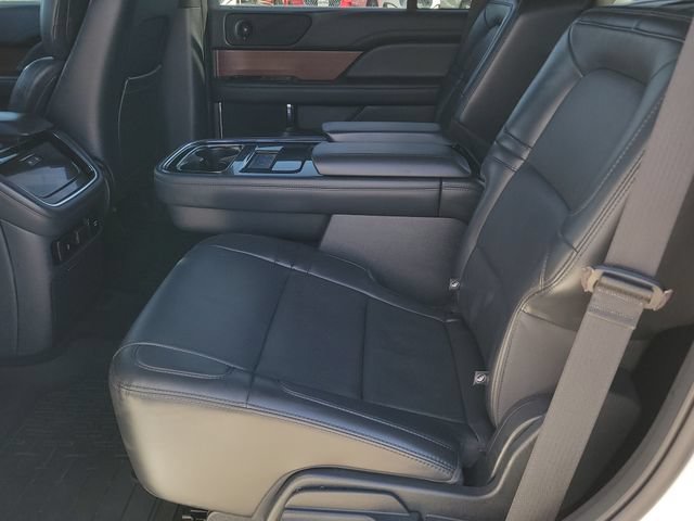Certified 2023 Lincoln Navigator Reserve w/ Monochromatic Package AWD/4WD image 8